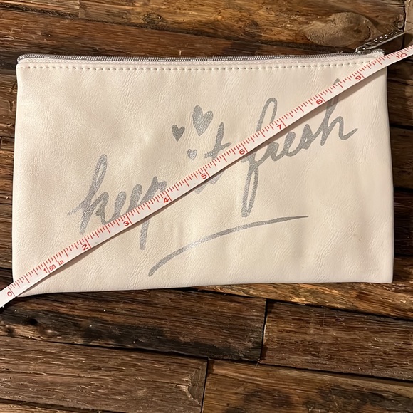 Fresh Makeup Bag - Picture 5 of 5